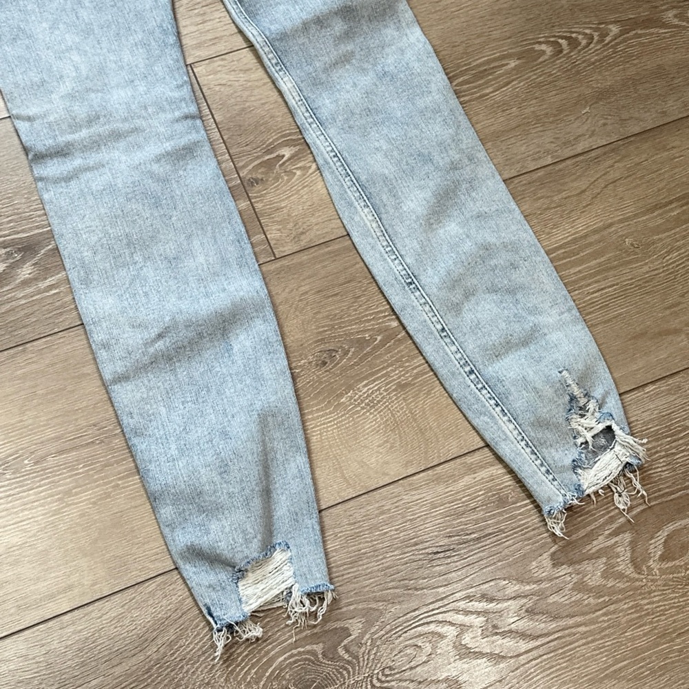 We The Free Sabrina High Rise Distressed Skinny Jeans Lightwash - Picture 12 of 12